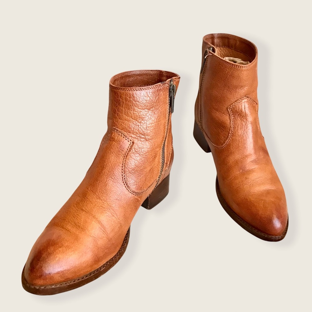Frye Brooke Short Cognac Genuine Leather Inside Zip Classic Comfy Ankle Booties - Picture 4 of 12